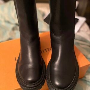 Tory Burch leather boots size 8